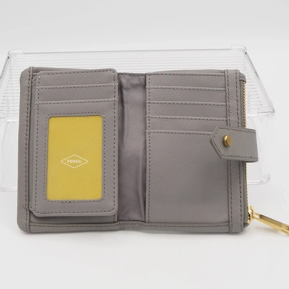 Fossil Lainie Multifunction‎ Pebbled Leather Tri-Fold Wallet Snap Closure